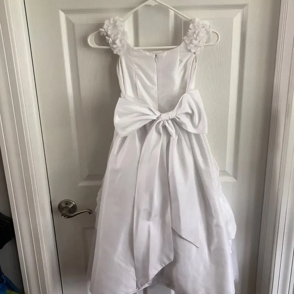Joan Calabrese Girls formal dress in white aged 7